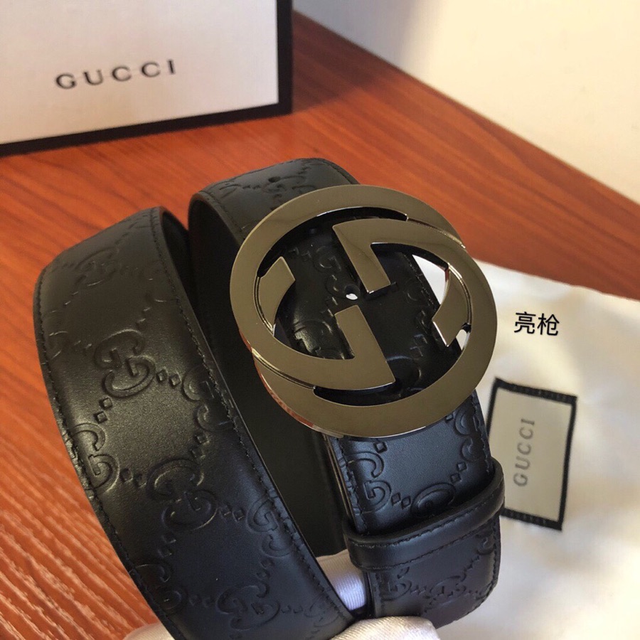 P100 ：配送专柜全套礼盒包装🎁。古驰：原单头层牛皮压G面，内衬头层牛皮树膏磨砂底，搭配原单扣.原单皮料定制，专柜宽度 /