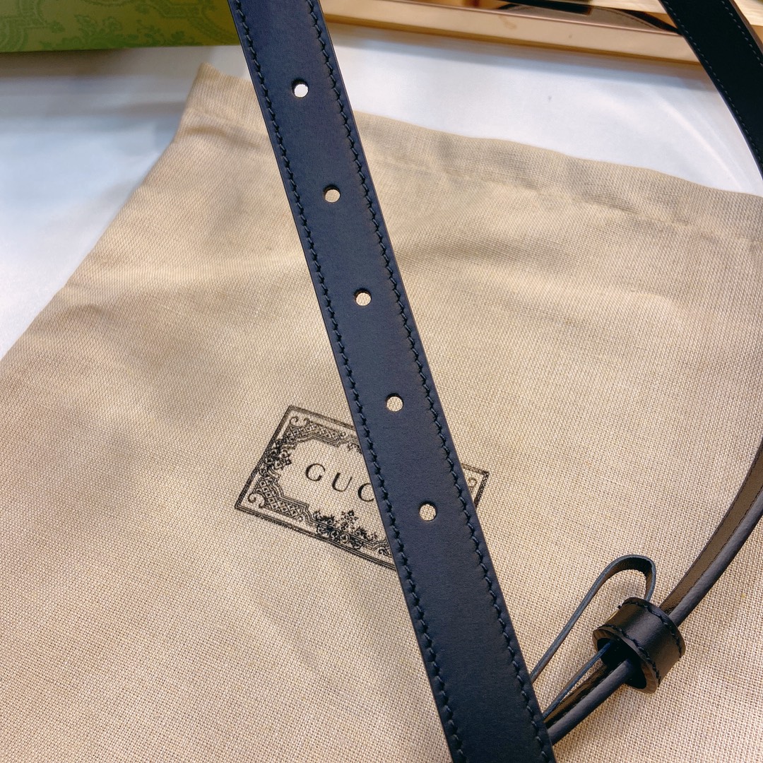 Gucci 古奇官网春夏新款，正品规格 3.0cm进口皮底小牛皮细腰带搭配精品铜扣，时尚百搭 /