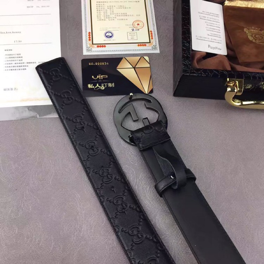 Gucci Signature皮革精制而成，触感厚实，底部也是黑色皮。宽度3.8cm，手感超好，永恒而经典！ /