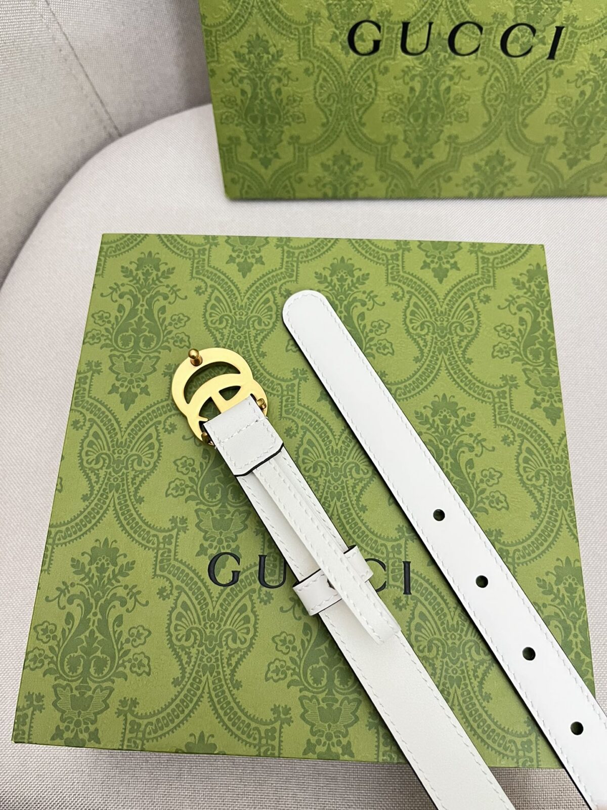 古驰进口原单小牛皮 内衬进口头层牛皮. 搭配精品古铜扣,原产皮料定制，专柜宽度2.0cm。 P110