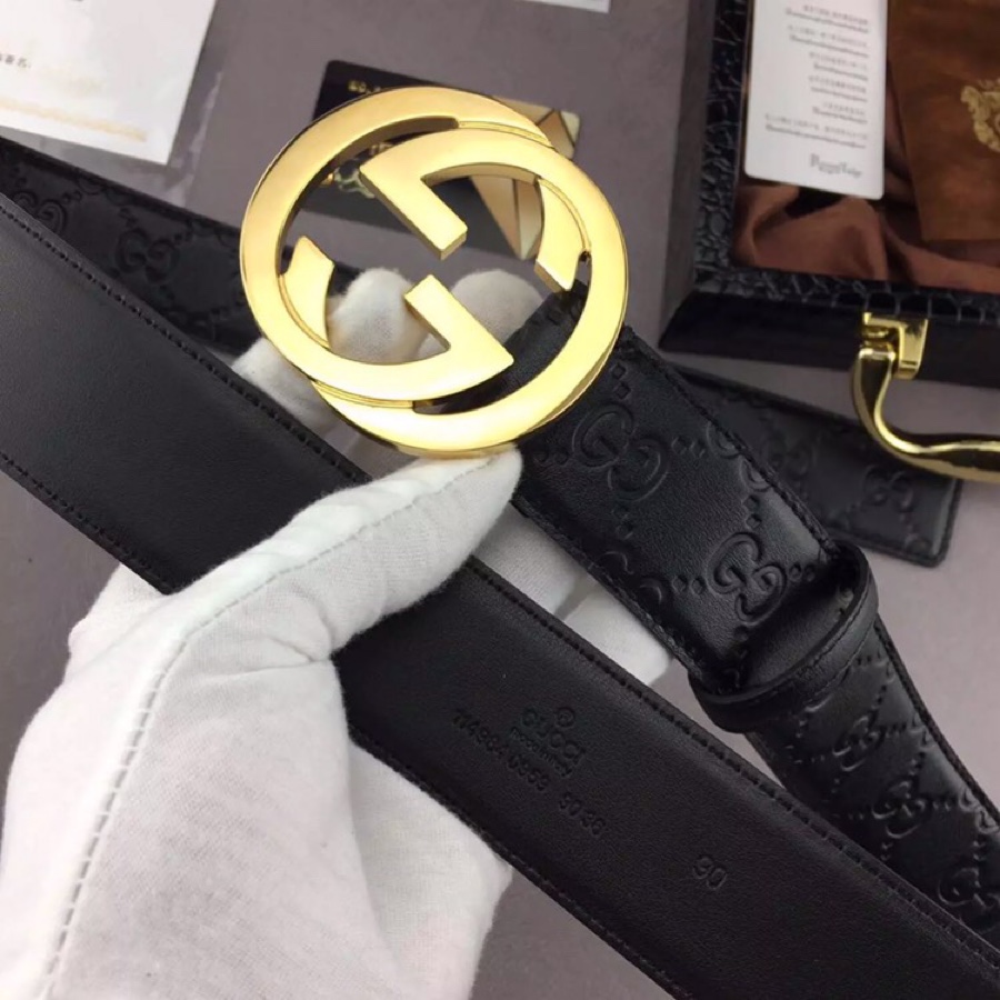 Gucci Signature皮革精制而成，触感厚实，底部也是黑色皮。宽度3.8cm，手感超好，永恒而经典！ /