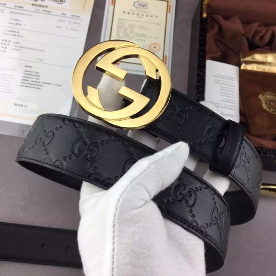 Gucci Signature皮革精制而成，触感厚实，底部也是黑色皮。宽度3.8cm，手感超好，永恒而经典！ /