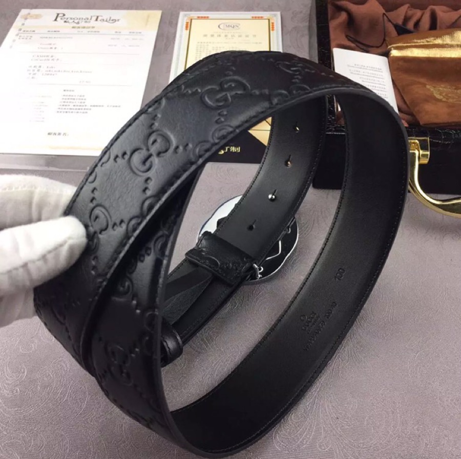 Gucci Signature皮革精制而成，触感厚实，底部也是黑色皮。宽度3.8cm，手感超好，永恒而经典！ /