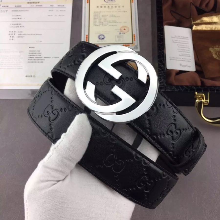 Gucci Signature皮革精制而成，触感厚实，底部也是黑色皮。宽度3.8cm，手感超好，永恒而经典！ /
