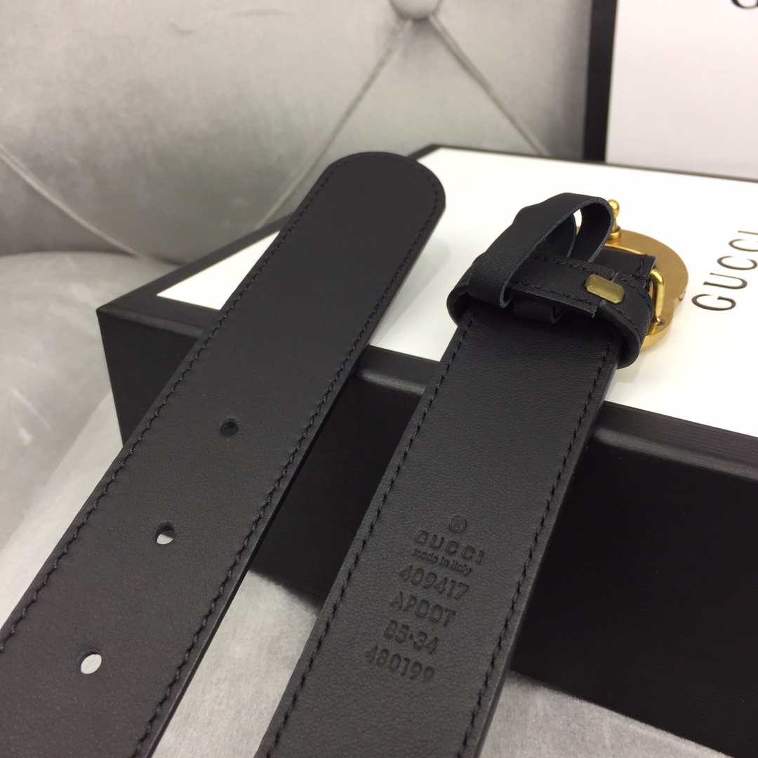 p110 ：配送专柜全套礼盒包装🎁。G 经典原单配以标志双 G 带扣。宽度:2.0cm/3.0cm/3.5cm/4.0cm手感，修长真皮腰带采用原厂小牛皮精致而成。柔软 品质保证 无忧售后 /