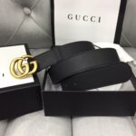 p110 ：配送专柜全套礼盒包装🎁。G 经典原单配以标志双 G 带扣。宽度:2.0cm/3.0cm/3.5cm/4.0cm手感，修长真皮腰带采用原厂小牛皮精致而成。柔软 品质保证 无忧售后 /