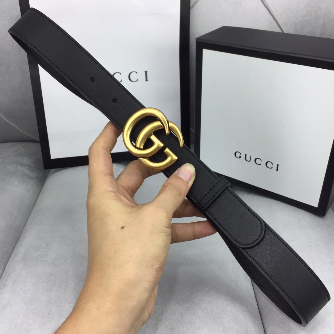 p110 ：配送专柜全套礼盒包装🎁。G 经典原单配以标志双 G 带扣。宽度:2.0cm/3.0cm/3.5cm/4.0cm手感，修长真皮腰带采用原厂小牛皮精致而成。柔软 品质保证 无忧售后 /