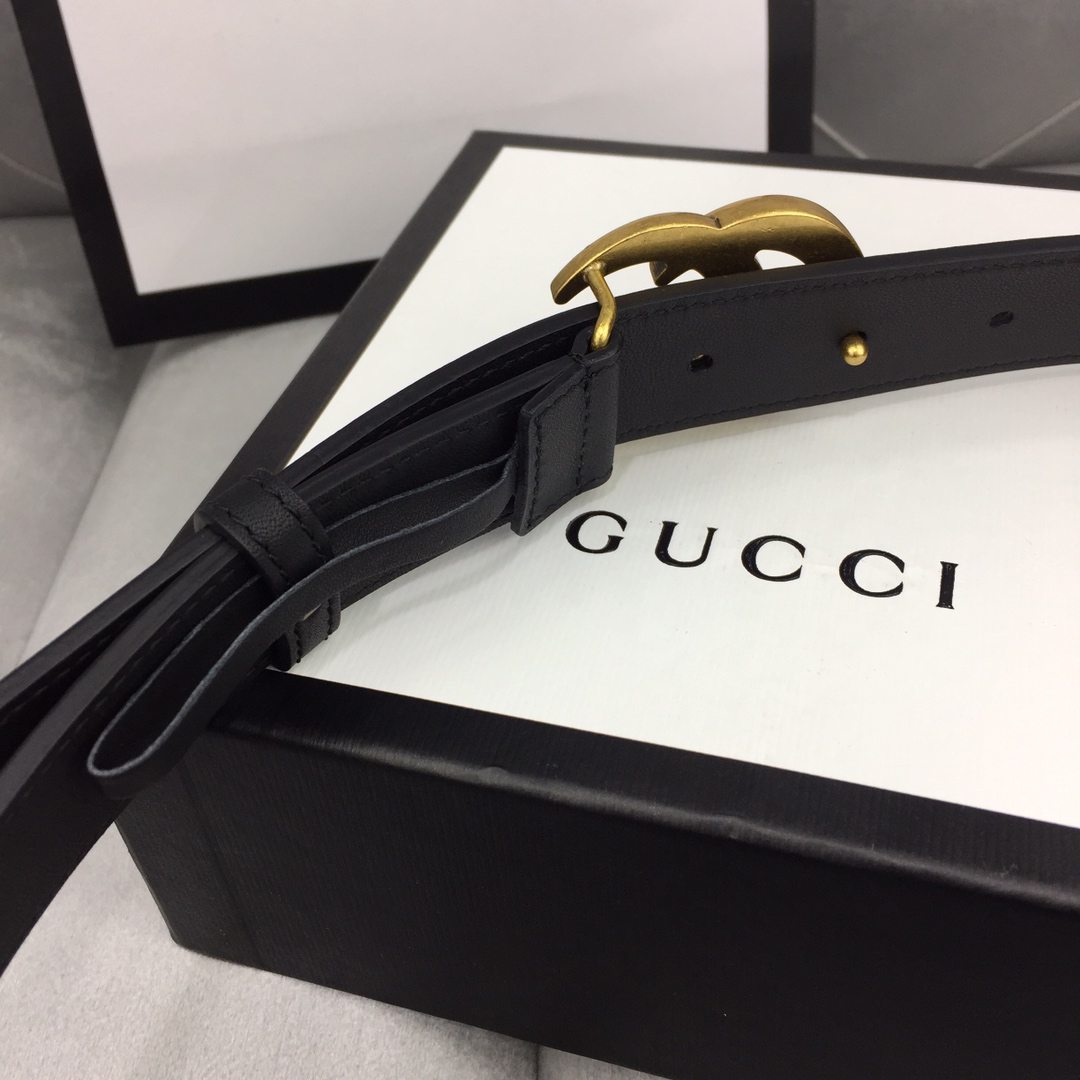 p110 ：配送专柜全套礼盒包装🎁。G 经典原单配以标志双 G 带扣。宽度:2.0cm/3.0cm/3.5cm/4.0cm手感，修长真皮腰带采用原厂小牛皮精致而成。柔软 品质保证 无忧售后 /