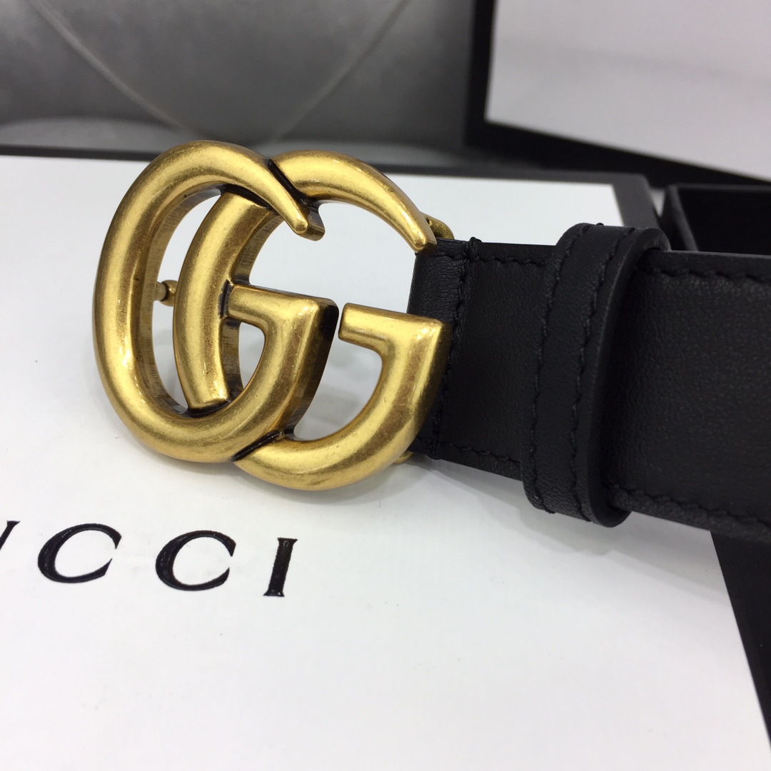 p110 ：配送专柜全套礼盒包装🎁。G 经典原单配以标志双 G 带扣。宽度:2.0cm/3.0cm/3.5cm/4.0cm手感，修长真皮腰带采用原厂小牛皮精致而成。柔软 品质保证 无忧售后 /
