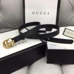 p110 ：配送专柜全套礼盒包装🎁。G 经典原单配以标志双 G 带扣。宽度:2.0cm/3.0cm/3.5cm/4.0cm手感，修长真皮腰带采用原厂小牛皮精致而成。柔软 品质保证 无忧售后 /