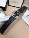 P100 ：配送专柜全套礼盒包装🎁。古驰：原单头层牛皮压G面.内衬头层牛皮磨砂底，搭配原单扣，原产皮料定制，专柜宽度 /