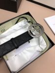 P100 ：配送专柜全套礼盒包装🎁。古驰：原单头层牛皮压G面.内衬头层牛皮磨砂底，搭配原单扣，原产皮料定制，专柜宽度 /