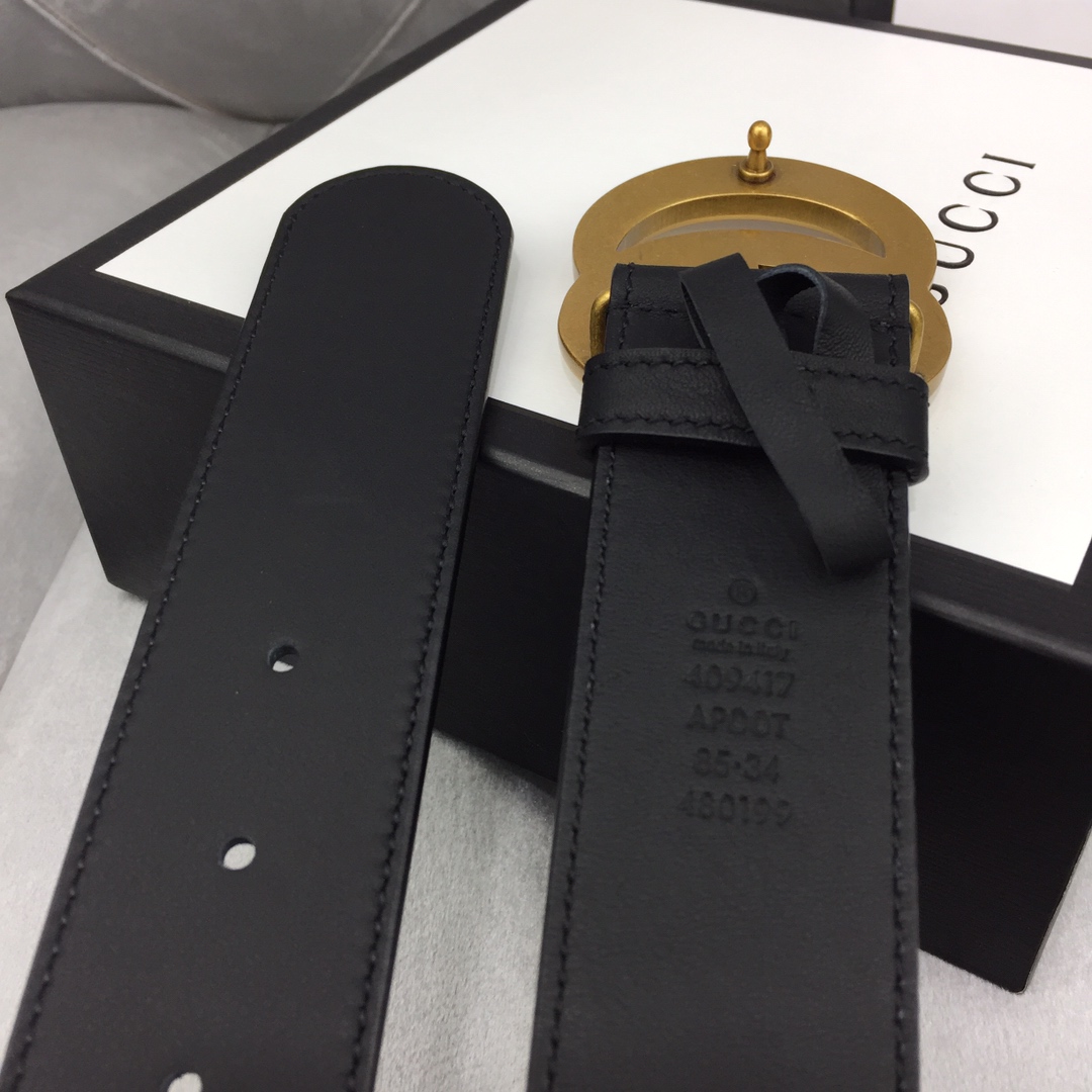 p110 ：配送专柜全套礼盒包装🎁。G 经典原单配以标志双 G 带扣。宽度:2.0cm/3.0cm/3.5cm/4.0cm手感，修长真皮腰带采用原厂小牛皮精致而成。柔软 品质保证 无忧售后 /
