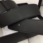 p110 ：配送专柜全套礼盒包装🎁。G 经典原单配以标志双 G 带扣。宽度:2.0cm/3.0cm/3.5cm/4.0cm手感，修长真皮腰带采用原厂小牛皮精致而成。柔软 品质保证 无忧售后 /