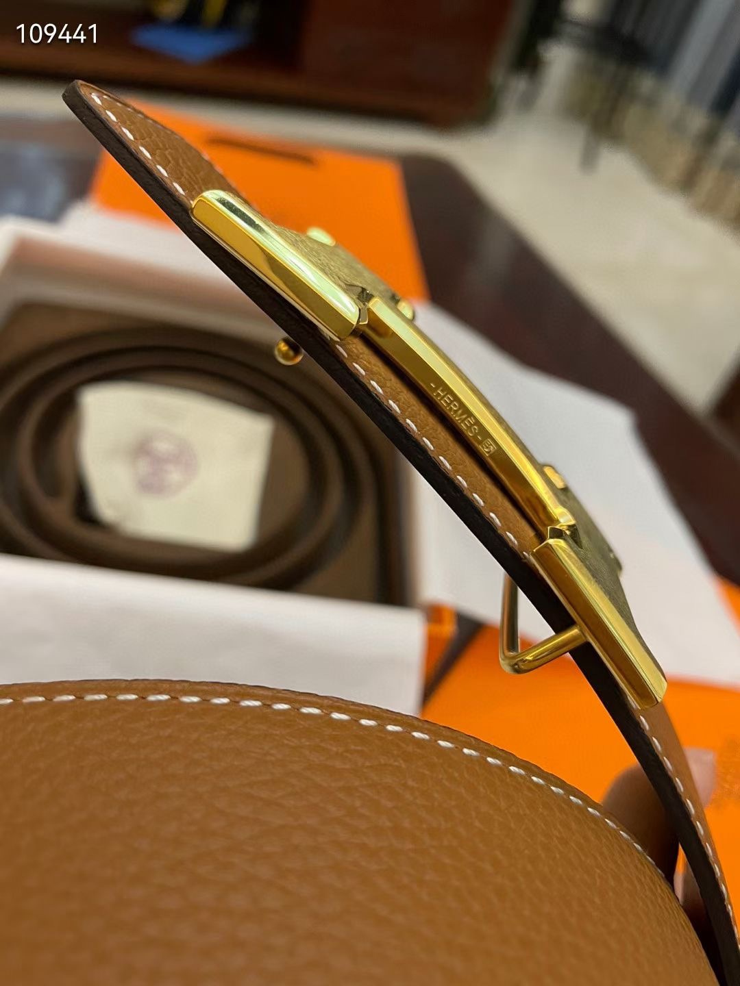 Hermes/爱马仕经典H拉丝金色/钯扣，进口togo皮小牛皮内衬，欣赏享用完美的设计和优质的皮料精细工艺，不容错过的产品。