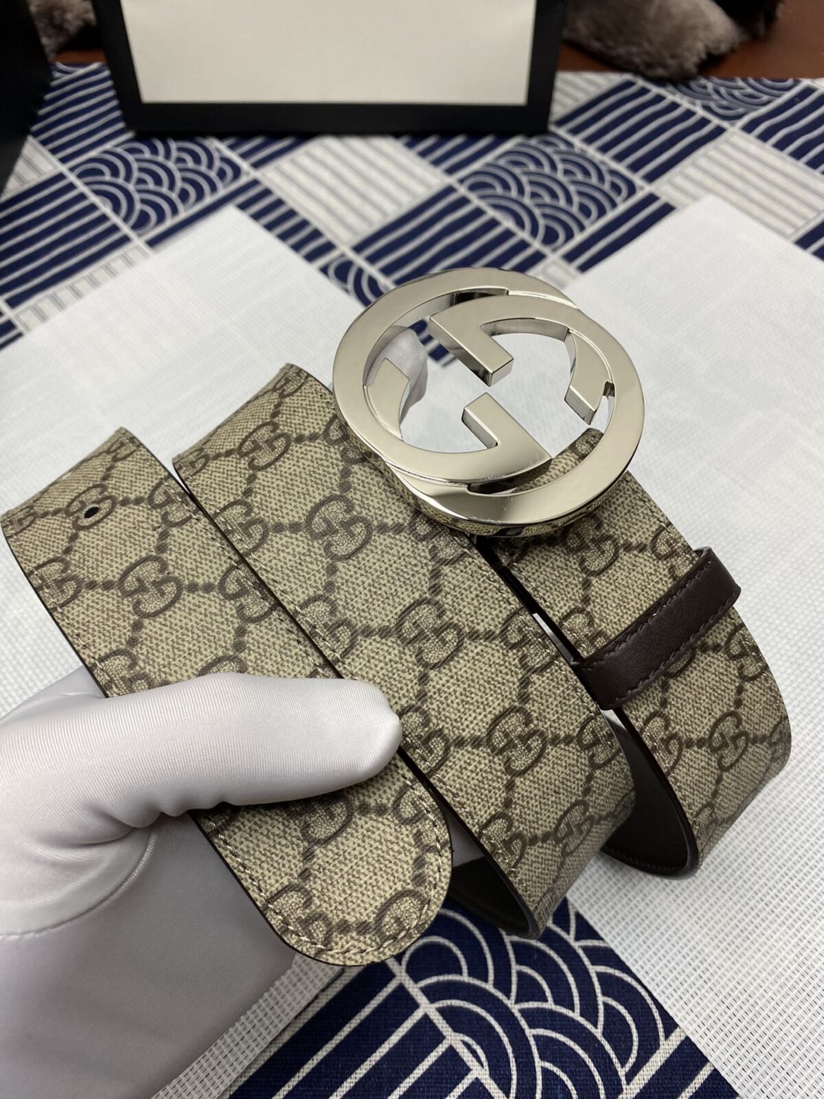 品名：爱玛仕.Her..mes✈️原单p120 🎁型号：认准如图专柜包装，赠送打孔器 🎁材料：🐂百分百头层牛皮皮带，24k纯钢扣🌈保证真皮。专柜同等质量， 送人自用首选✈️ 🎁包装： 请认准如图专柜包装，发票齐全，宽度3.8mm