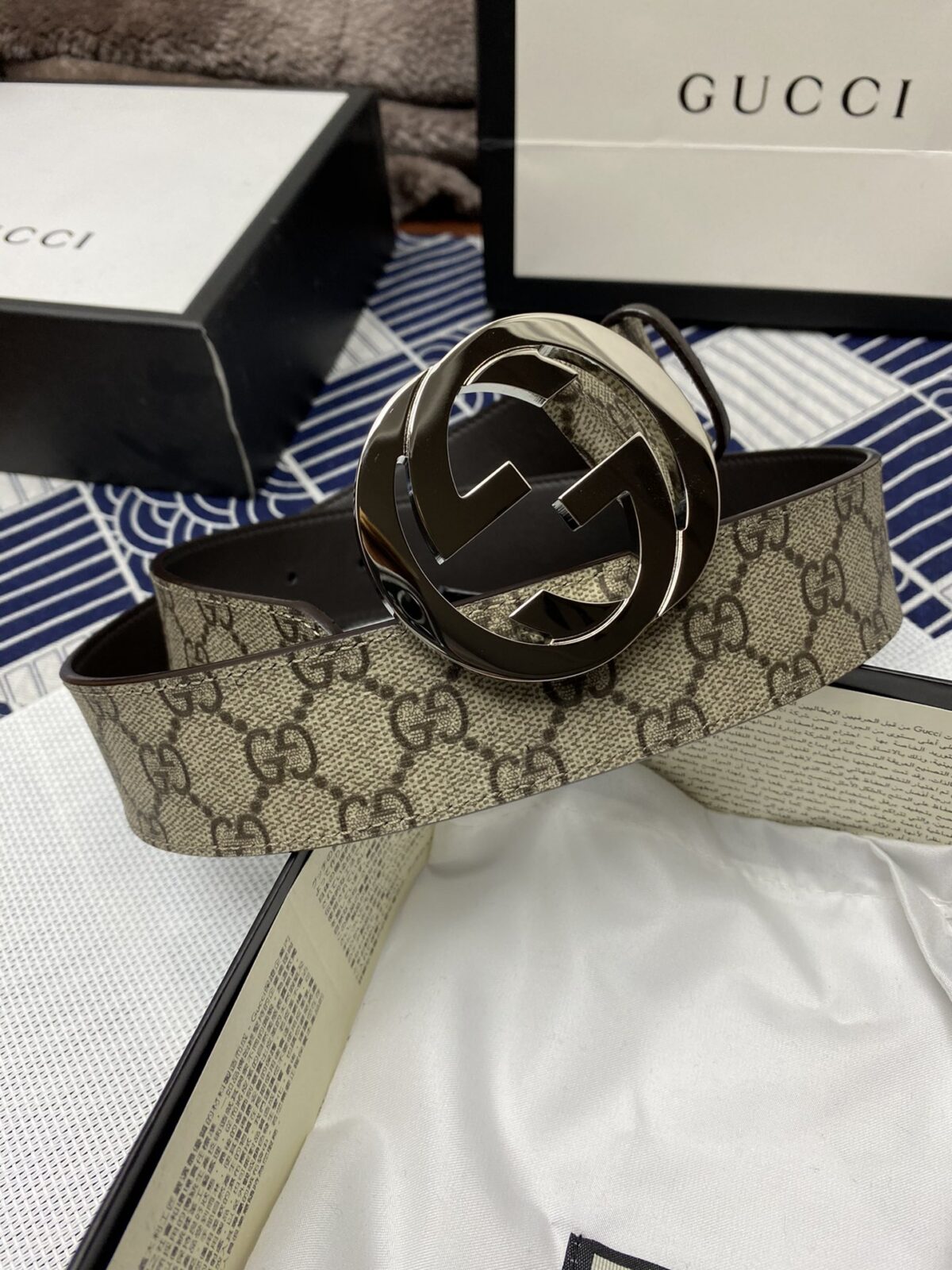 品名：爱玛仕.Her..mes✈️原单p120 🎁型号：认准如图专柜包装，赠送打孔器 🎁材料：🐂百分百头层牛皮皮带，24k纯钢扣🌈保证真皮。专柜同等质量， 送人自用首选✈️ 🎁包装： 请认准如图专柜包装，发票齐全，宽度3.8mm