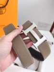 p120爱马仕 原单货品，宽度3.8cm Sg 双面头层togo荔枝纹，柔软皮料。 双面可用，精细做工，品质好货。 扣头：不锈钢扣（金色 银色） 码数：100-125cm 包装：全套包装