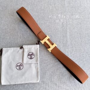🎁男士腰带：爱马仕·✈·️原单·P130 🎁男士皮带：🐂百分百头层牛皮，保证真皮。24k纯钢扣🌈双面可用✨专柜同等质量， 送人自用首选✈️ 🎁包装： 请认准如图专柜包装，赠送打孔器，银联发票，宽度3.8cm