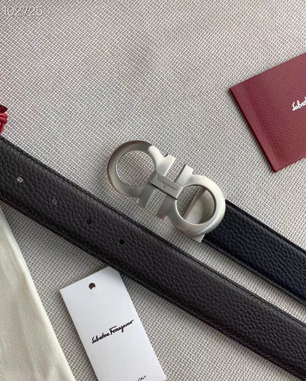 P120 ：配送专柜全套礼盒包装🎁。菲拉格慕 35mm！海外代工厂出货，采用双面自然甩头层牛皮，风格现代，为日常造型增姿添彩，达到修身效果，区别一般市场货。高端大气