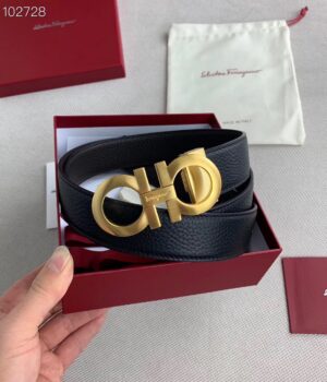 P120 ：配送专柜全套礼盒包装🎁。菲拉格慕 35mm！海外代工厂出货，采用双面自然甩头层牛皮，风格现代，为日常造型增姿添彩，达到修身效果，区别一般市场货。高端大气