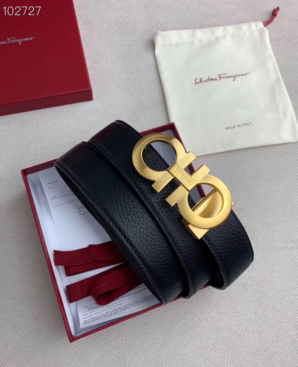P120 ：配送专柜全套礼盒包装🎁。菲拉格慕 35mm！海外代工厂出货，采用双面自然甩头层牛皮，风格现代，为日常造型增姿添彩，达到修身效果，区别一般市场货。高端大气