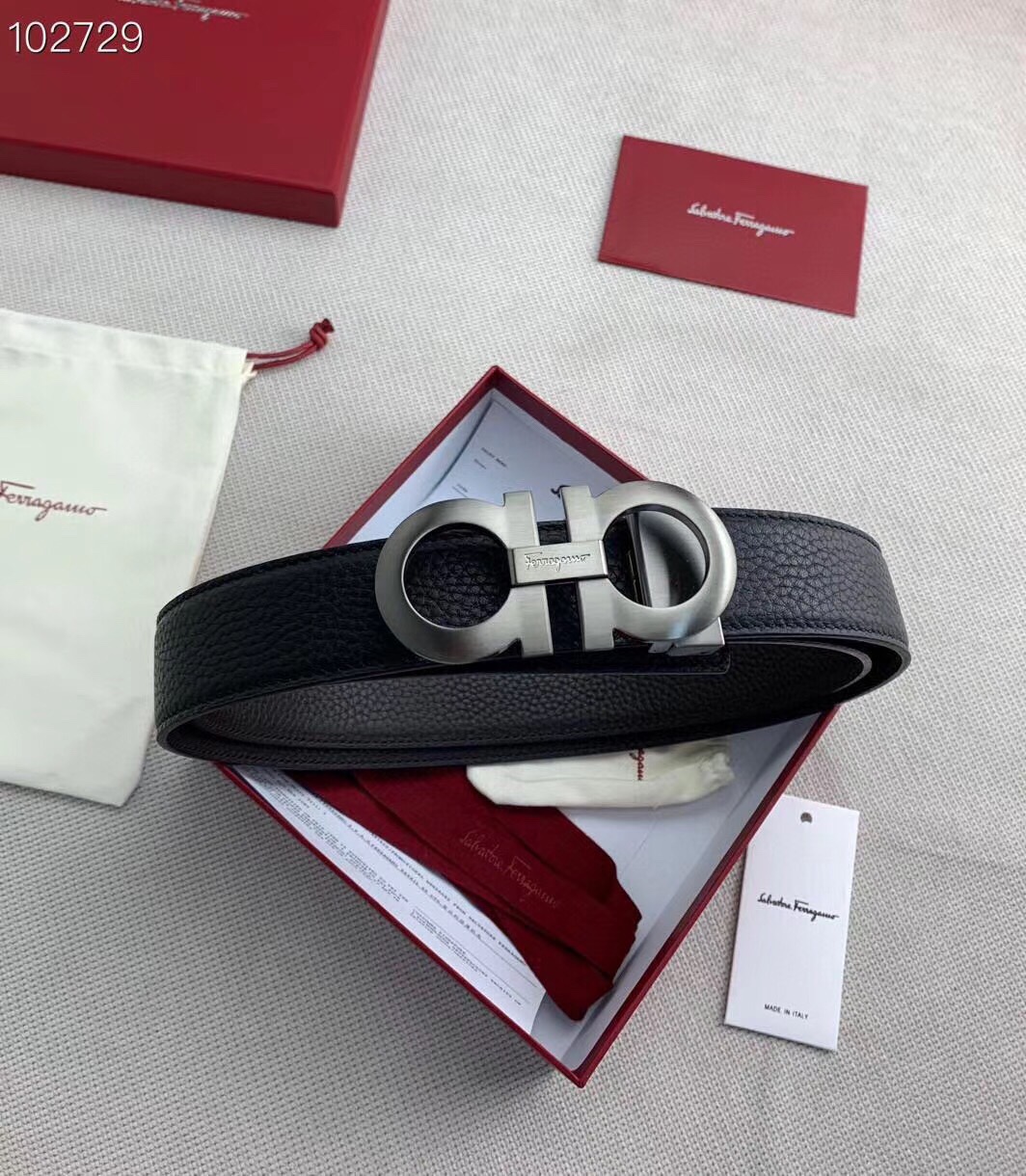 P120 ：配送专柜全套礼盒包装🎁。菲拉格慕 35mm！海外代工厂出货，采用双面自然甩头层牛皮，风格现代，为日常造型增姿添彩，达到修身效果，区别一般市场货。高端大气