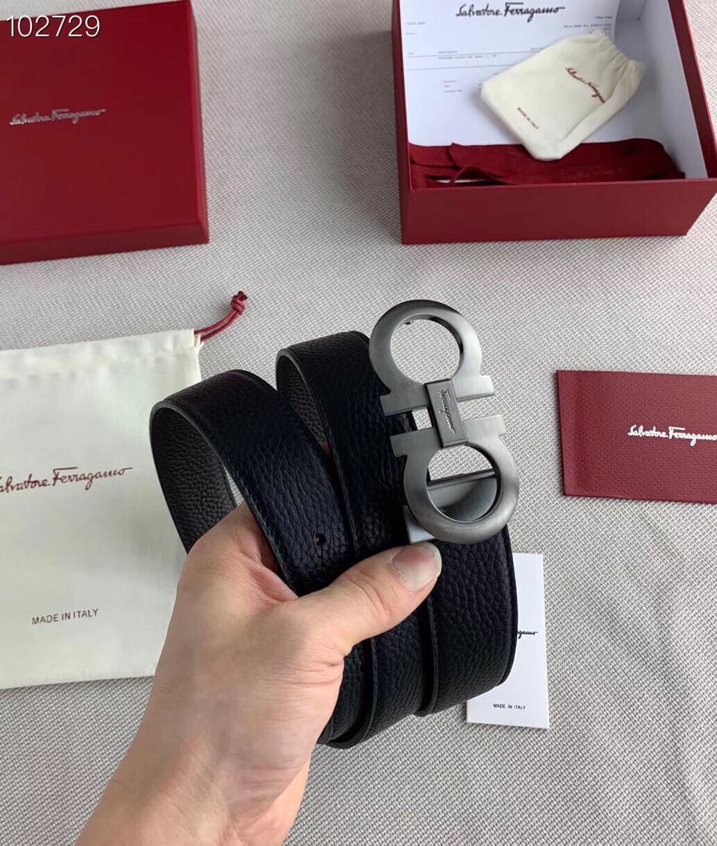 P120 ：配送专柜全套礼盒包装🎁。菲拉格慕 35mm！海外代工厂出货，采用双面自然甩头层牛皮，风格现代，为日常造型增姿添彩，达到修身效果，区别一般市场货。高端大气