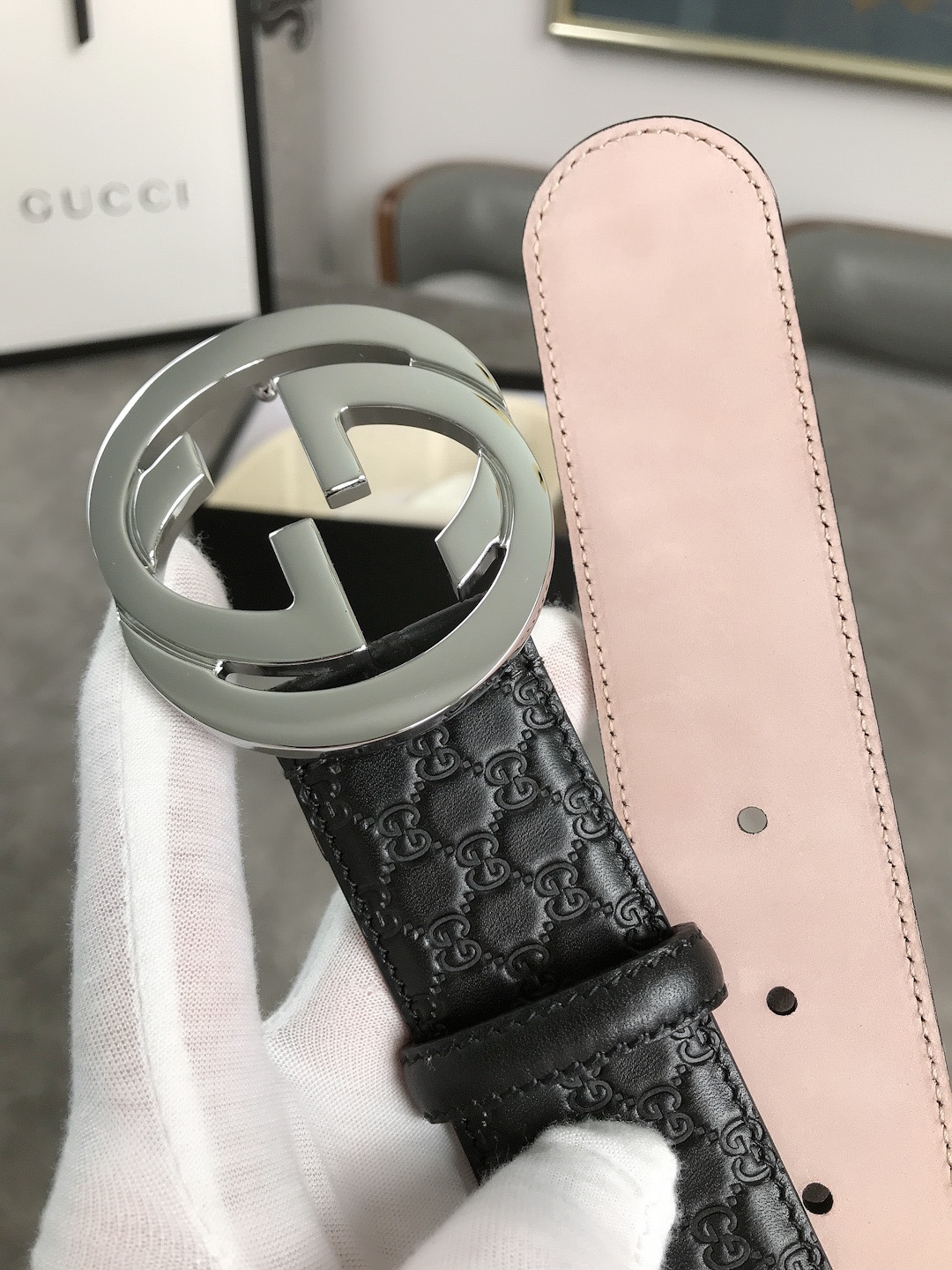 品名：爱玛仕.Her..mes✈️原单p120 🎁型号：认准如图专柜包装，赠送打孔器 🎁材料：🐂百分百头层牛皮皮带，24k纯钢扣🌈保证真皮。专柜同等质量， 送人自用首选✈️ 🎁包装： 请认准如图专柜包装，发票齐全，宽度3.8mm