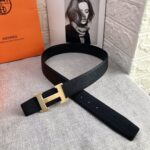 P120 ：配送专柜全套礼盒包装🎁。爱马仕男款精品 精致荔枝纹➕原版皮底，双面头层牛皮 &原版纯钢特色扣，双头尾设计，彰显独特风格，双色可双面使用 宽度：38毫米 /