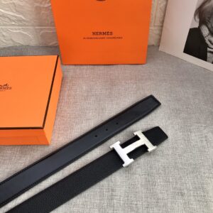 P120 ：配送专柜全套礼盒包装🎁。爱马仕男款精品 精致荔枝纹➕原版皮底，双面头层牛皮 &原版纯钢特色扣，双头尾设计，彰显独特风格，双色可双面使用 宽度：38毫米 /