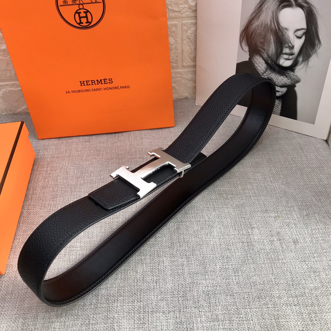 P120 ：配送专柜全套礼盒包装🎁。爱马仕男款精品 精致荔枝纹➕原版皮底，双面头层牛皮 &原版纯钢特色扣，双头尾设计，彰显独特风格，双色可双面使用 宽度：38毫米 /