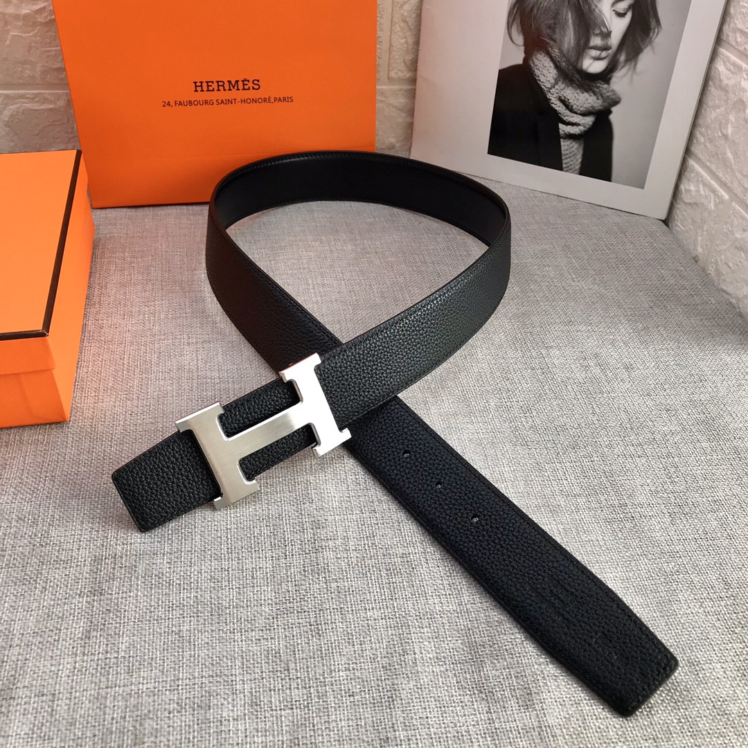P120 ：配送专柜全套礼盒包装🎁。爱马仕男款精品 精致荔枝纹➕原版皮底，双面头层牛皮 &原版纯钢特色扣，双头尾设计，彰显独特风格，双色可双面使用 宽度：38毫米 /