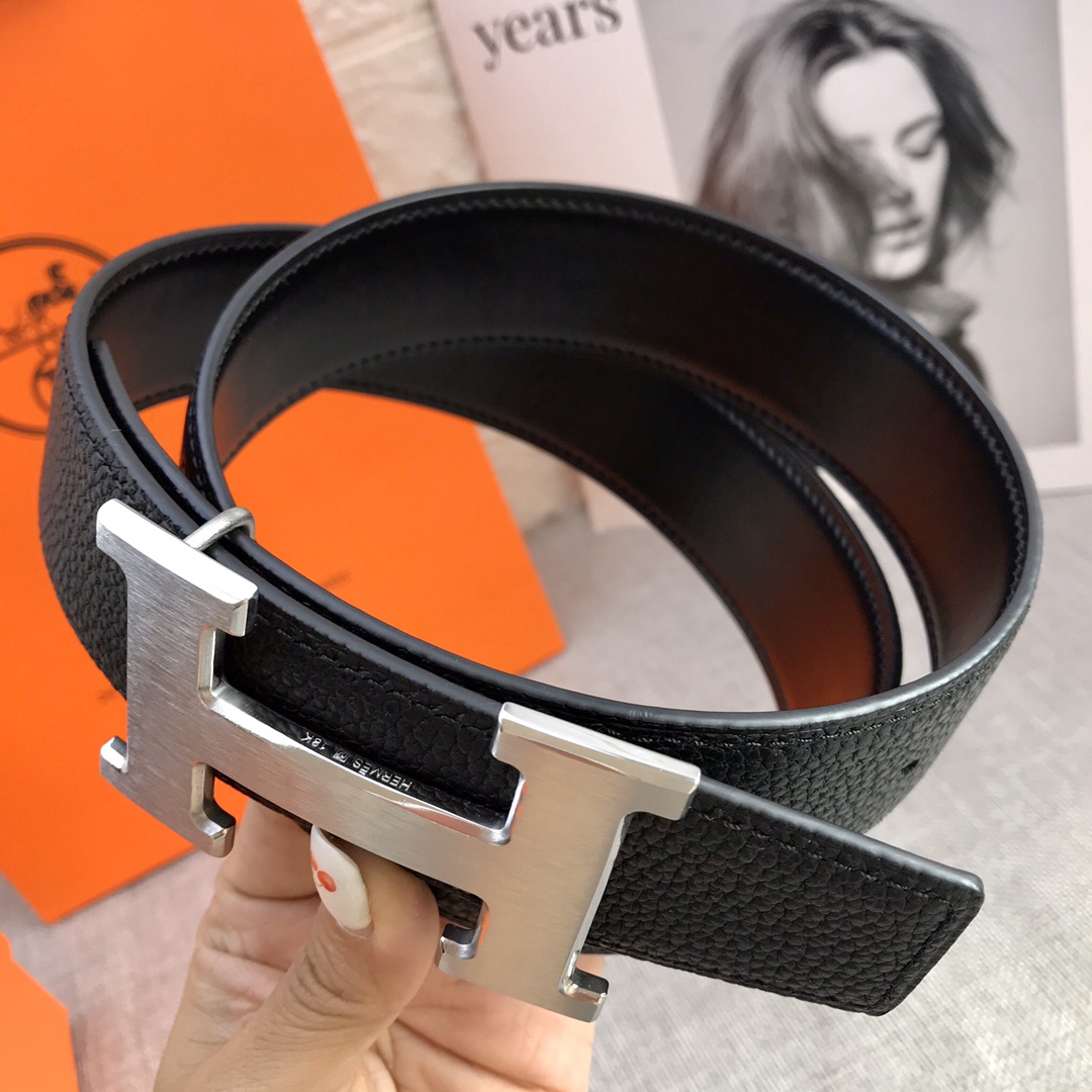 P120 ：配送专柜全套礼盒包装🎁。爱马仕男款精品 精致荔枝纹➕原版皮底，双面头层牛皮 &原版纯钢特色扣，双头尾设计，彰显独特风格，双色可双面使用 宽度：38毫米 /