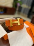 weigou_265560_2_cbcdf5999e HERMES✈️p130 🎁型号:原单!认准专柜正品包装 🎁等级:意大利进口🐂百分百头层牛皮,HERMES.爱马仕,世界著名奢侈品品牌,经典荔枝纹系列,双面荔枝纹,双面可用,进口头层🐂牛皮🐃,国外专柜有同款。24k钢扣,金色银色黑色✨时尚又不失优雅。夏天高调炫出来吧,西裤牛仔裤任意搭配,永不掉色,背面logo清晰可见 🎁材料: 🐂意大利进口原版牛皮🐂,原版皮+24k钢扣。百搭西裤牛仔裤,时尚大牌。实物更靓⚡️专柜品质。配送全套礼盒🎁包装,打孔器,手提袋,香港发票,海关贴齐全 🎁颜色: 认准如图专柜包装,3.8mm📣,双面荔枝纹,双面用,24k钢扣✨