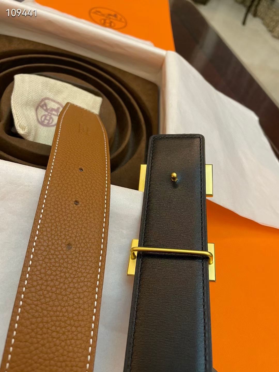 Hermes/爱马仕经典H拉丝金色/钯扣，进口togo皮小牛皮内衬，欣赏享用完美的设计和优质的皮料精细工艺，不容错过的产品。