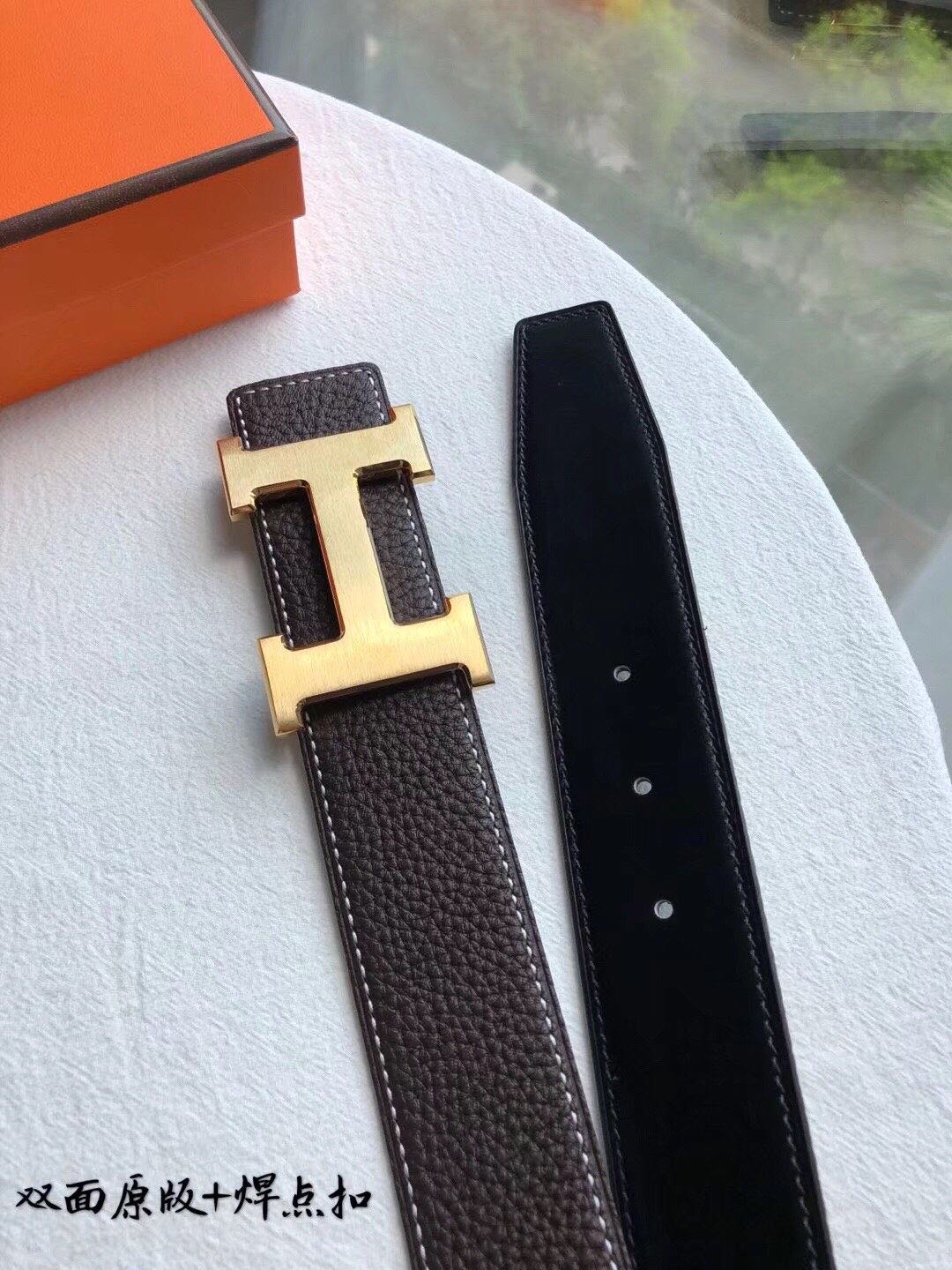 品名：爱玛仕.Her..mes✈️原单p120 🎁型号：认准如图专柜包装，赠送打孔器 🎁材料：🐂百分百头层牛皮皮带，24k纯钢扣🌈保证真皮。专柜同等质量， 送人自用首选✈️ 🎁包装： 请认准如图专柜包装，发票齐全，宽度3.8mm /