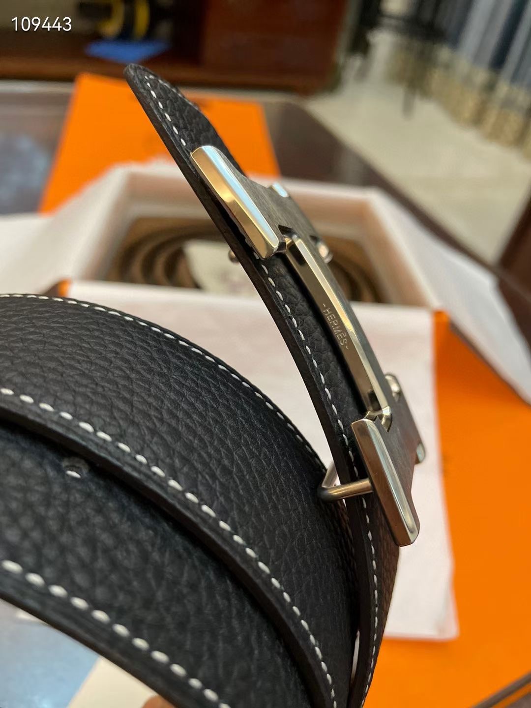 Hermes/爱马仕经典H拉丝金色/钯扣，进口togo皮小牛皮内衬，欣赏享用完美的设计和优质的皮料精细工艺，不容错过的产品。