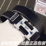 默认列表微信朋友圈动态商城三列图集