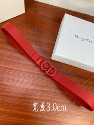 dior（迪奧）爆款平面無線帶身/Saddle牛皮革皮带。烤漆金属“CD”标志 採用進口雙面頭層牛皮 /