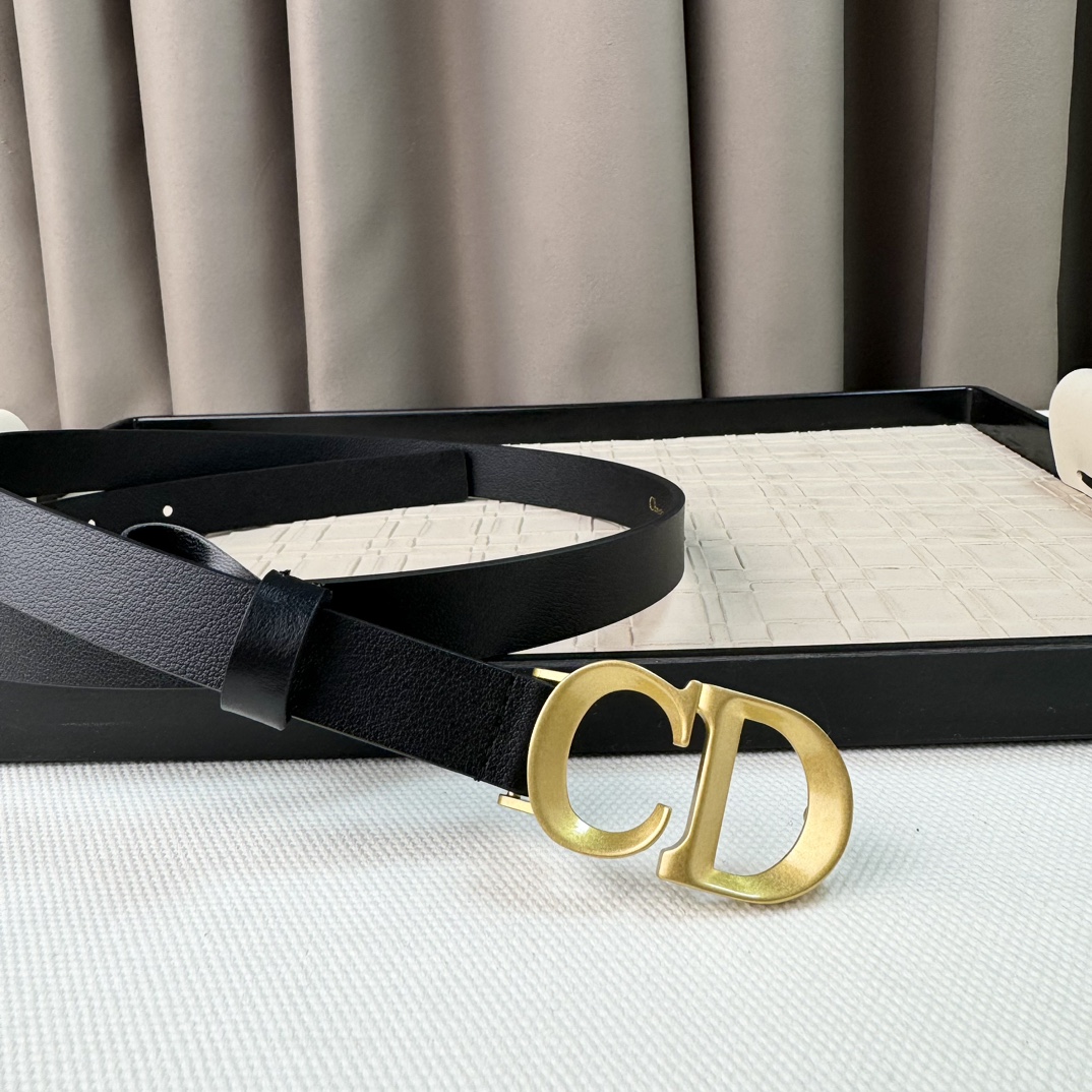 Dior 24早春新款 C D搭扣黄铜腰带扣，小牛皮腰带 经典永存 2.0cm /