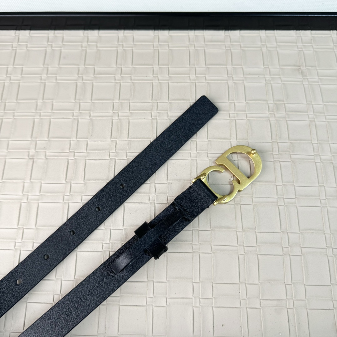 Dior 24早春新款 C D搭扣黄铜腰带扣，小牛皮腰带 经典永存 2.0cm /