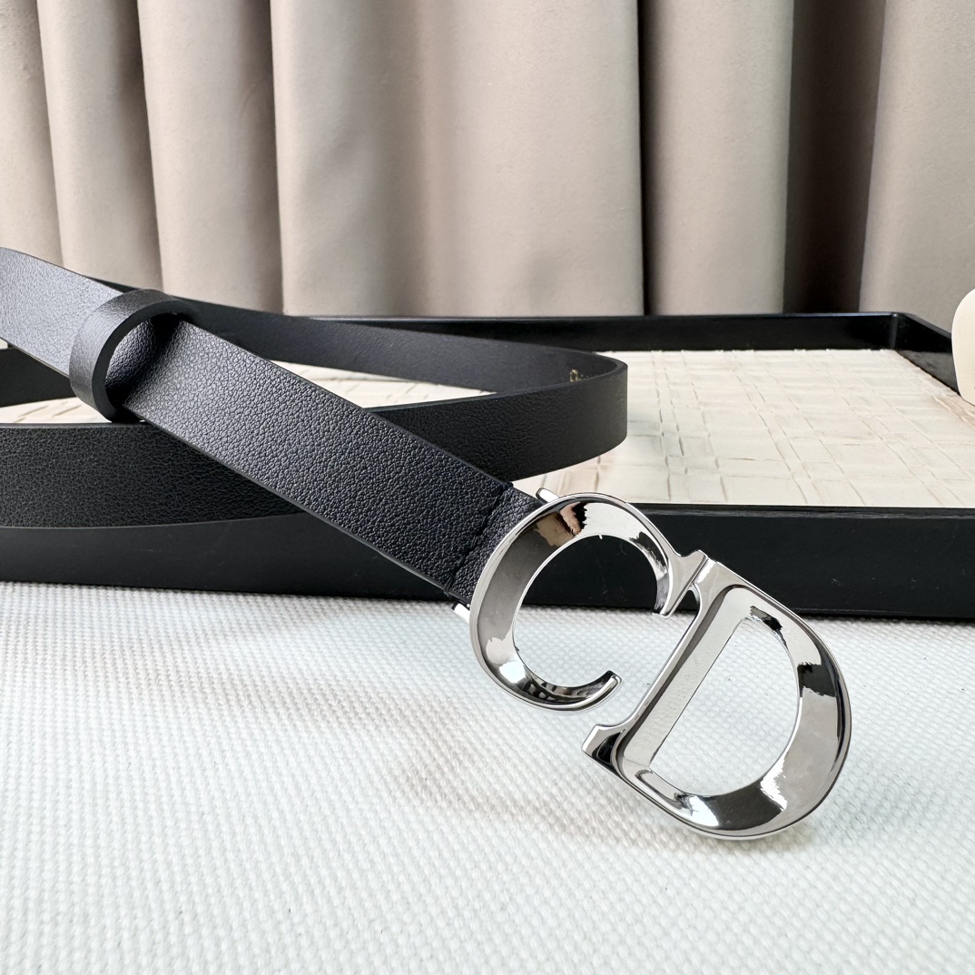 Dior 24早春新款 C D搭扣黄铜腰带扣，小牛皮腰带 经典永存 2.0cm /