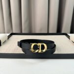 Dior 24早春新款 C D搭扣黄铜腰带扣，小牛皮腰带 经典永存 2.0cm /