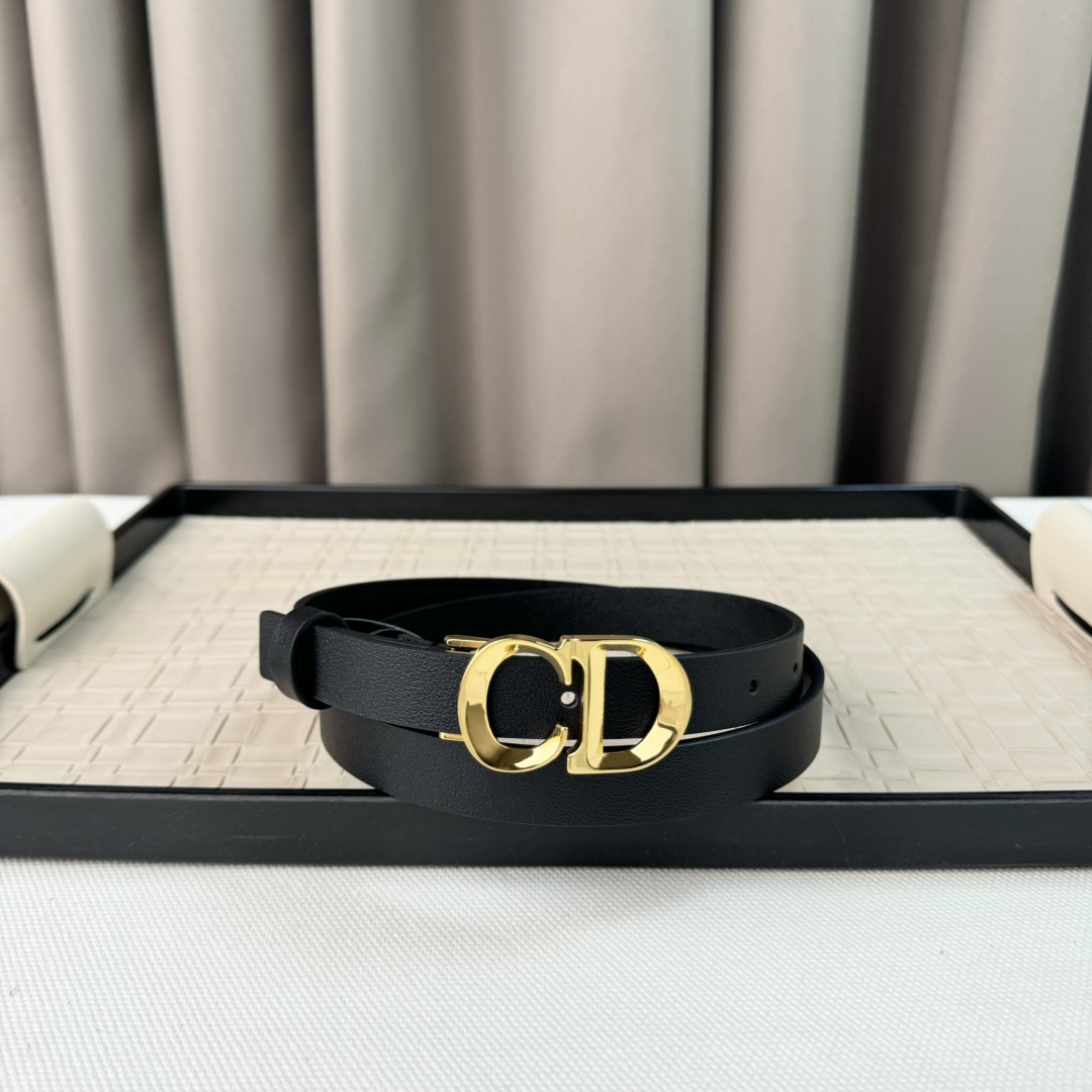 Dior 24早春新款 C D搭扣黄铜腰带扣，小牛皮腰带 经典永存 2.0cm /