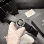 特P125 范思哲 宽4.0cm 原版美人图扣头，极富设计美感 ，双面采用意大利进口原版牛皮，清晰美观，皮质软，手感舒适， /