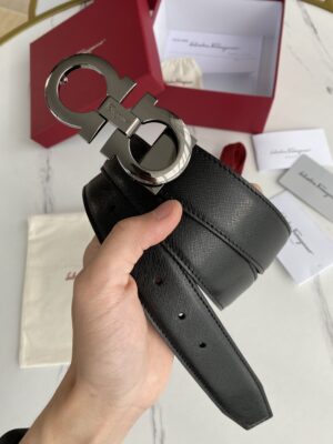 P120 配全套包装盒 Ferragamo菲拉格慕永恒不变的经典时尚精品。实用性和款式并重；自戴送礼佳品；易搭配各类服饰[酷][酷][酷] /