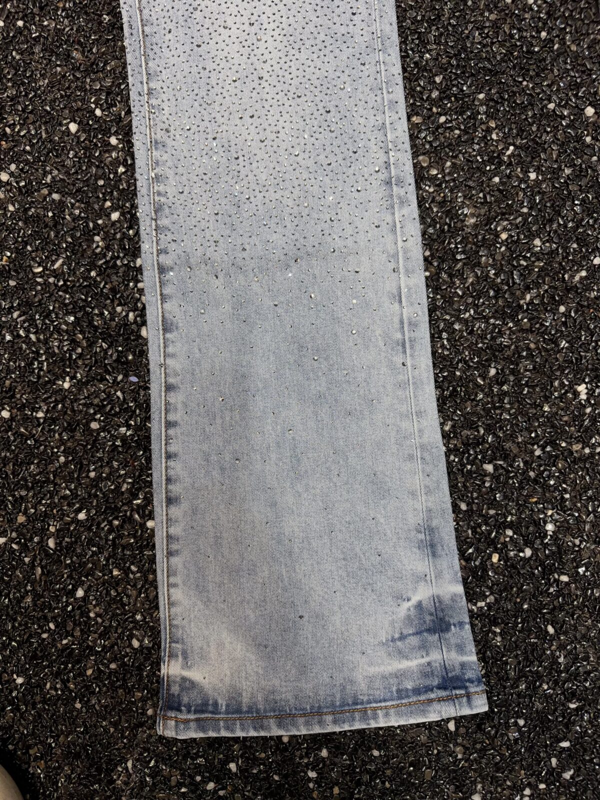 G8570
