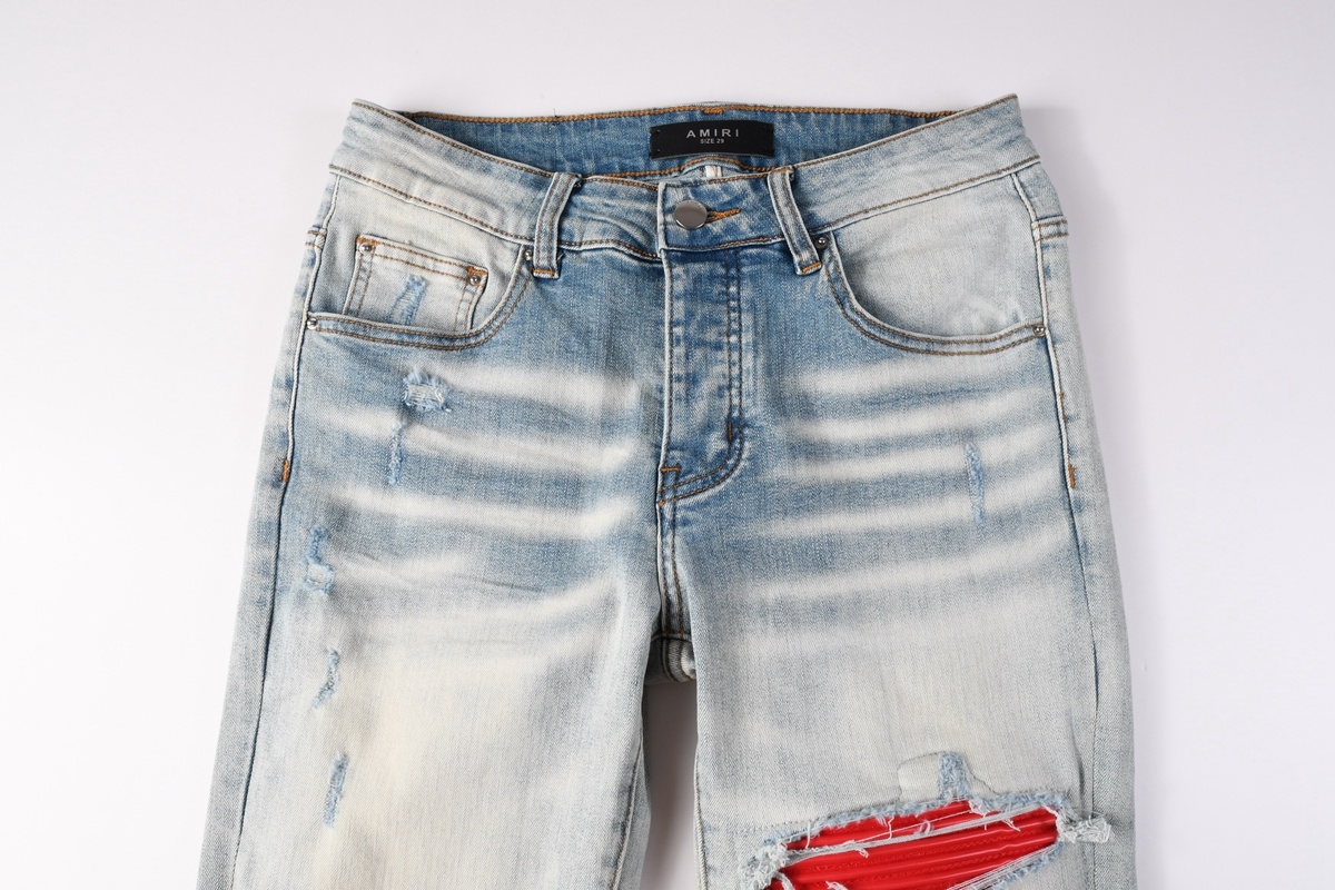 AM8932