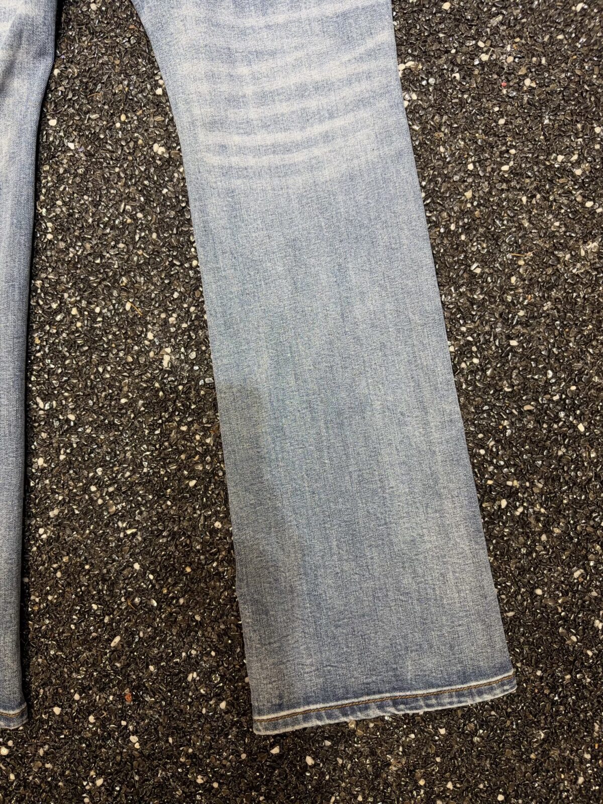 G8555